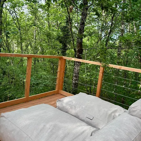 Holiday home La Dans Les Arbres Couze-et-Saint-Front